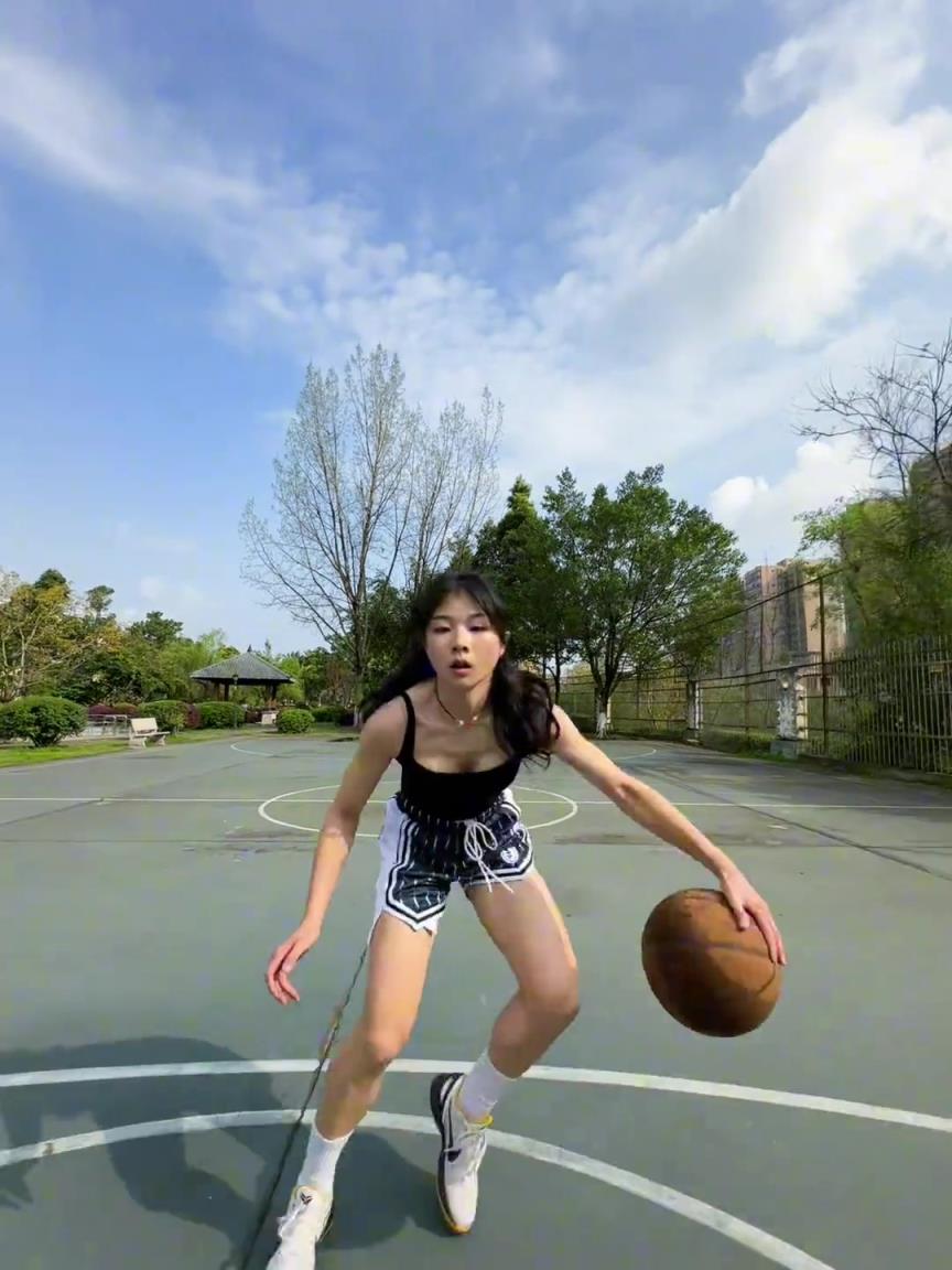 看著有點(diǎn)實(shí)力，敢背打我不？